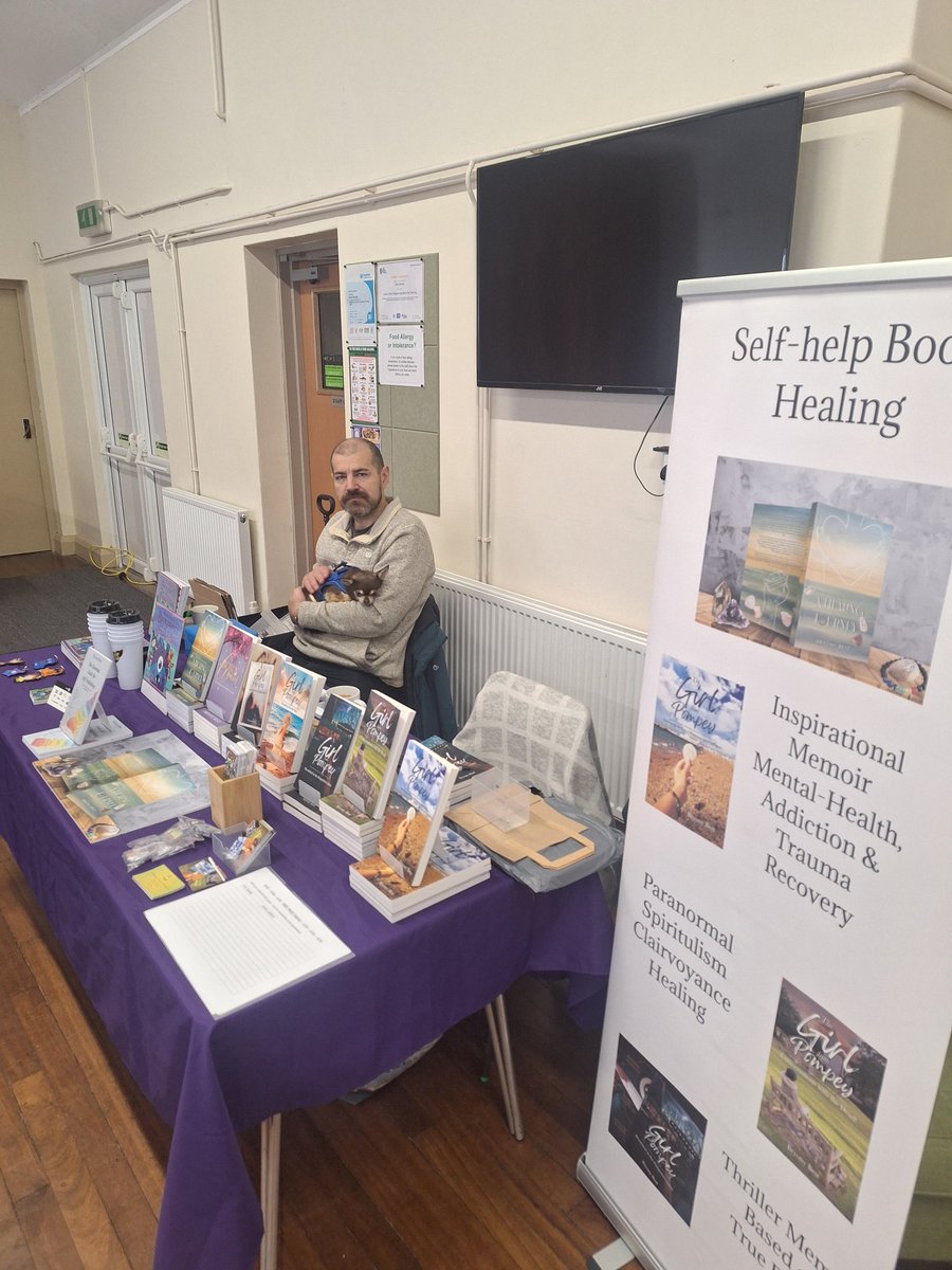 bryony_best's tweet image. #writersoftwitter 
I have been MIA from this platform for a while. 
I send mu apologies, several new life changes had me gripped in one place. 

I have been a busy bee 🐝 writing a new YA Fantasy trilogy ✨️

#SelfCareMatters 

I just want to say 👋 
I have returned to events ❤️