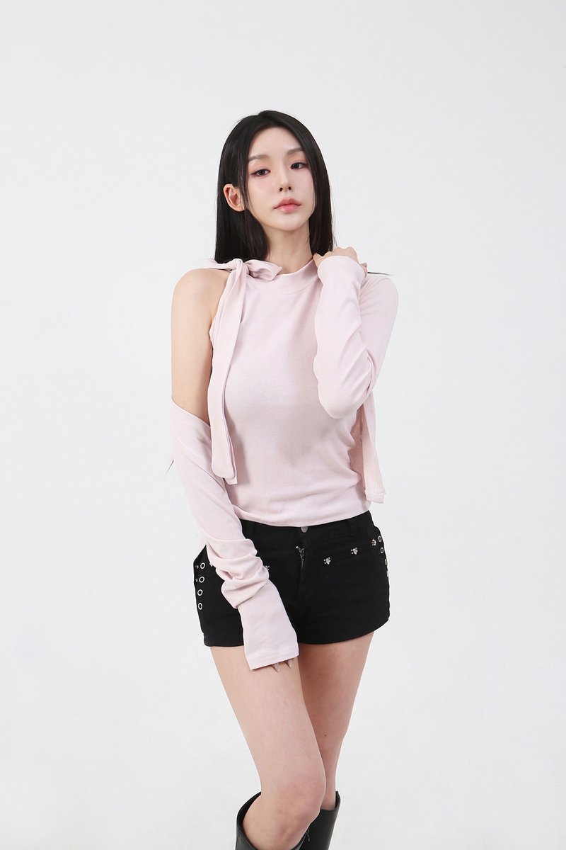 SecretKaby's tweet photo. CATTLINE 26SS COLLECTION LOOKBOOK   
넥 머플러 슬리브리스 가디건 세트
#SOODAM #CATTLINE https://t.co/4wWqAd5VqM