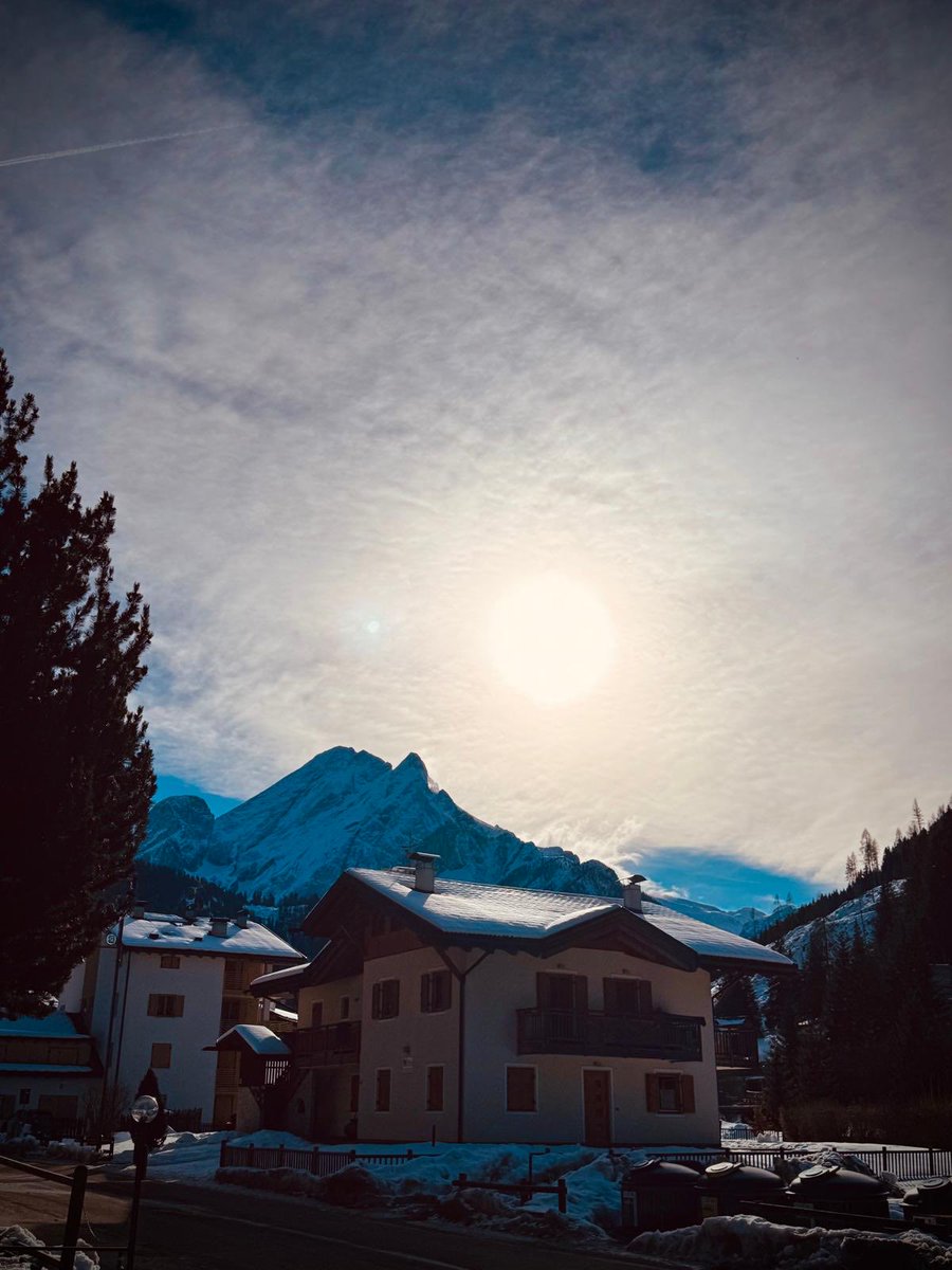 Day1 Dad &amp; Lad snowboard &amp; ski🏂 ⛷️ 🇮🇹 #dolomites