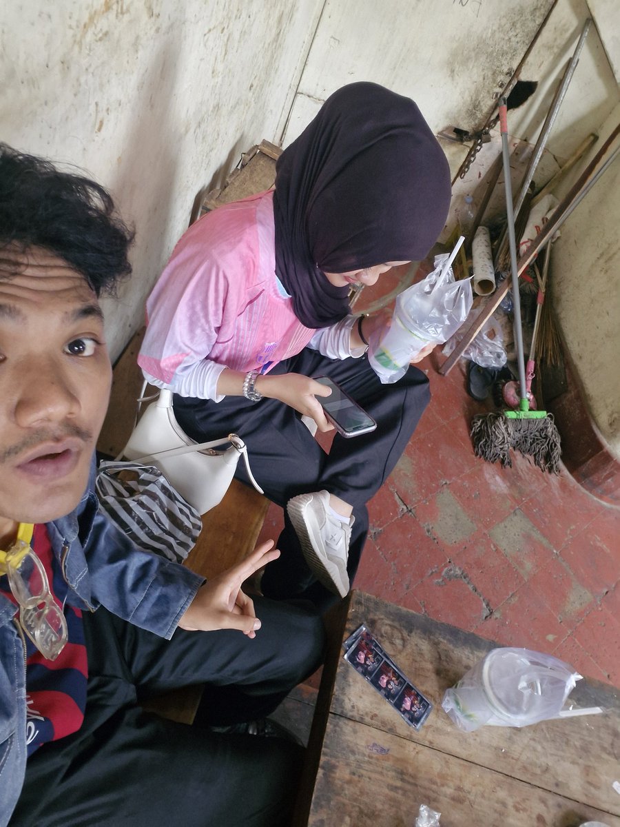 gengggs666's tweet photo. terdampar.. https://t.co/rmhAF3ir3e