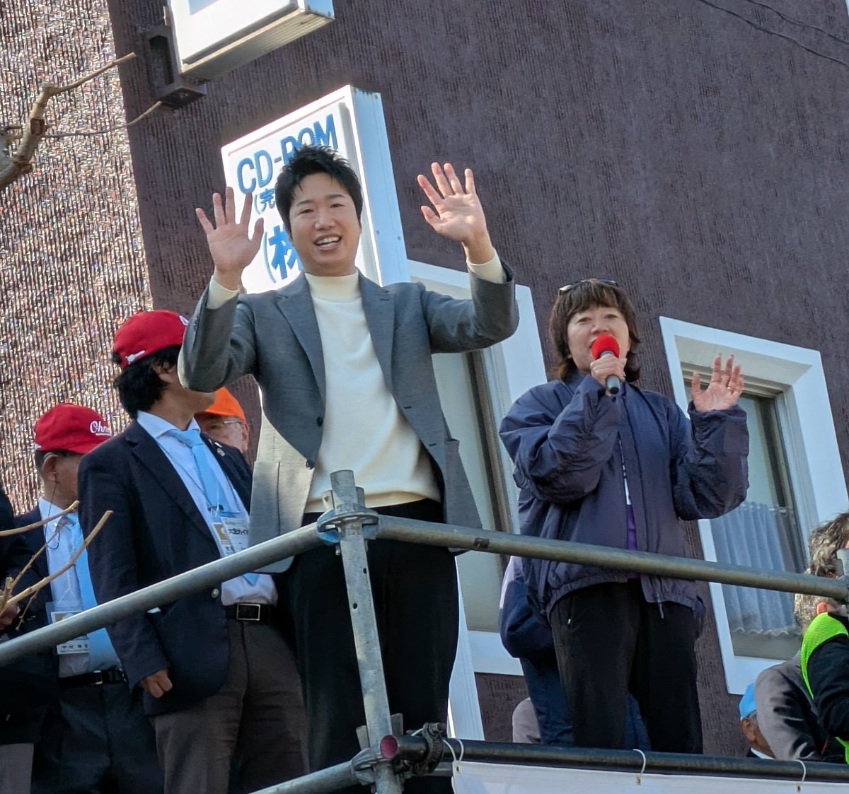 青梅マラソン完走しました！
水谷隼さん見れたし野口みずきさんとハイタッチもできて嬉しかったです。