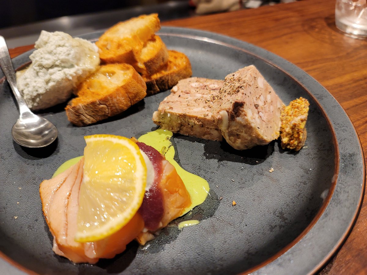 お散歩してたら
美味しそうなお店を見つけました🍙