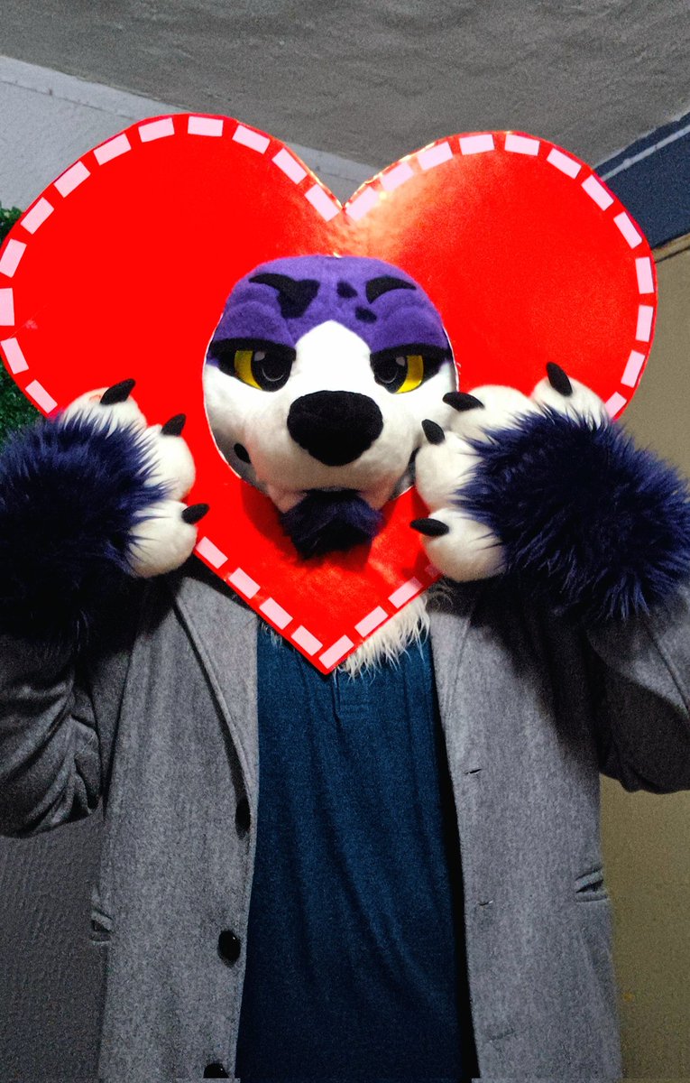 perrodisociado's tweet photo. Be my valentine~ ❤️💜✨️🥰 https://t.co/w17r8OtsYg