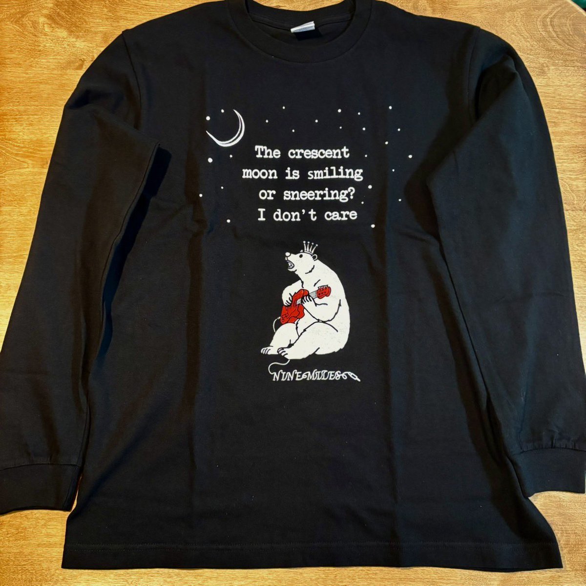 Tシャツの追加、間に合いました！
長袖と半袖サイズ切れも追加したので、全サイズあります。今日、混み合いそうなので、開場前物販に間に合う人は是非ー