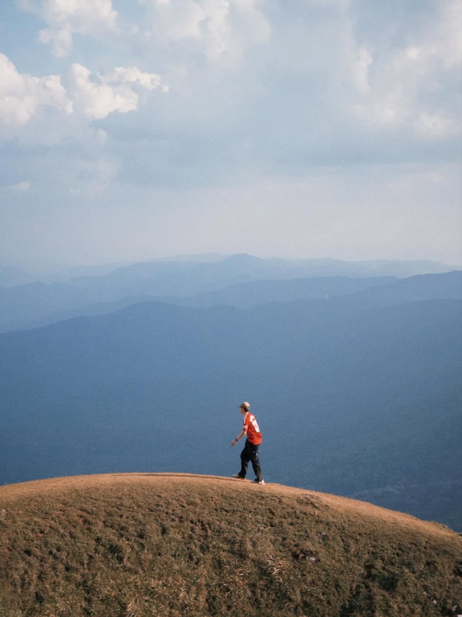 BenzAlertOFC's tweet image. อีกหนึ่งการเดินทางของ เบนซ์อเลิ๊ต
การเดินป่าครั้งที่ 3 ⛰️ 

260215 | IG bbenzalert Update

❥ @Benzalert_np
Benz Atthanin #BENZALERT
#แบตเตอรี่ของอเลิ๊ต