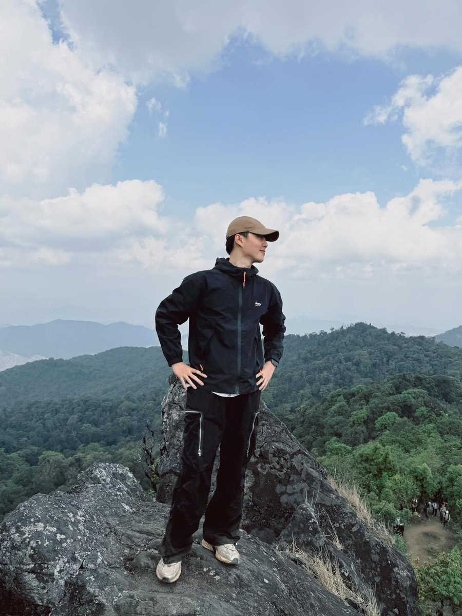 BenzAlertOFC's tweet image. อีกหนึ่งการเดินทางของ เบนซ์อเลิ๊ต
การเดินป่าครั้งที่ 3 ⛰️ 

260215 | IG bbenzalert Update

❥ @Benzalert_np
Benz Atthanin #BENZALERT
#แบตเตอรี่ของอเลิ๊ต