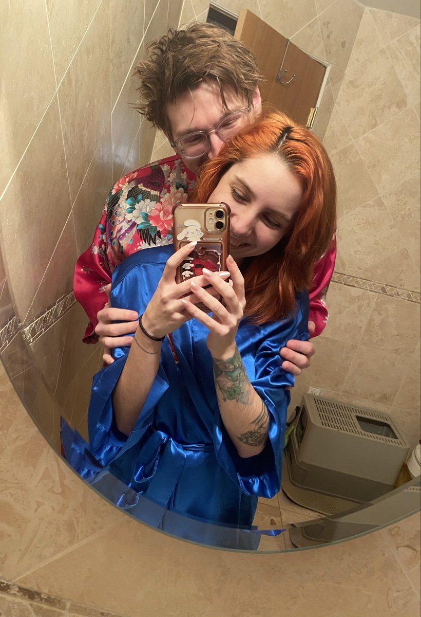 EXStaticTV's tweet photo. i think he likes me idk 🥰 https://t.co/nsjCV5ioDs