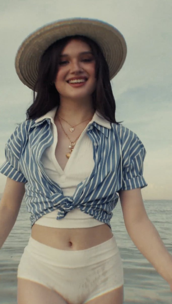 sohcahtoa27's tweet image. I guess this is what Kira meant when she said "waiting". Girl, I've been waiting for your Bench Summer Campaign since Dec. 😭🫶🏻