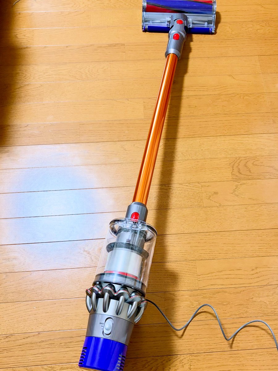秋頃に母と頑張って解いた漢字クロスワードで
...大当たり‼️母へのプレゼントになりました✨️充電中😃
I won a quiz prize. I’ll give it to my mother as a gift.
#当たり #コードレス掃除機 #dyson #gift