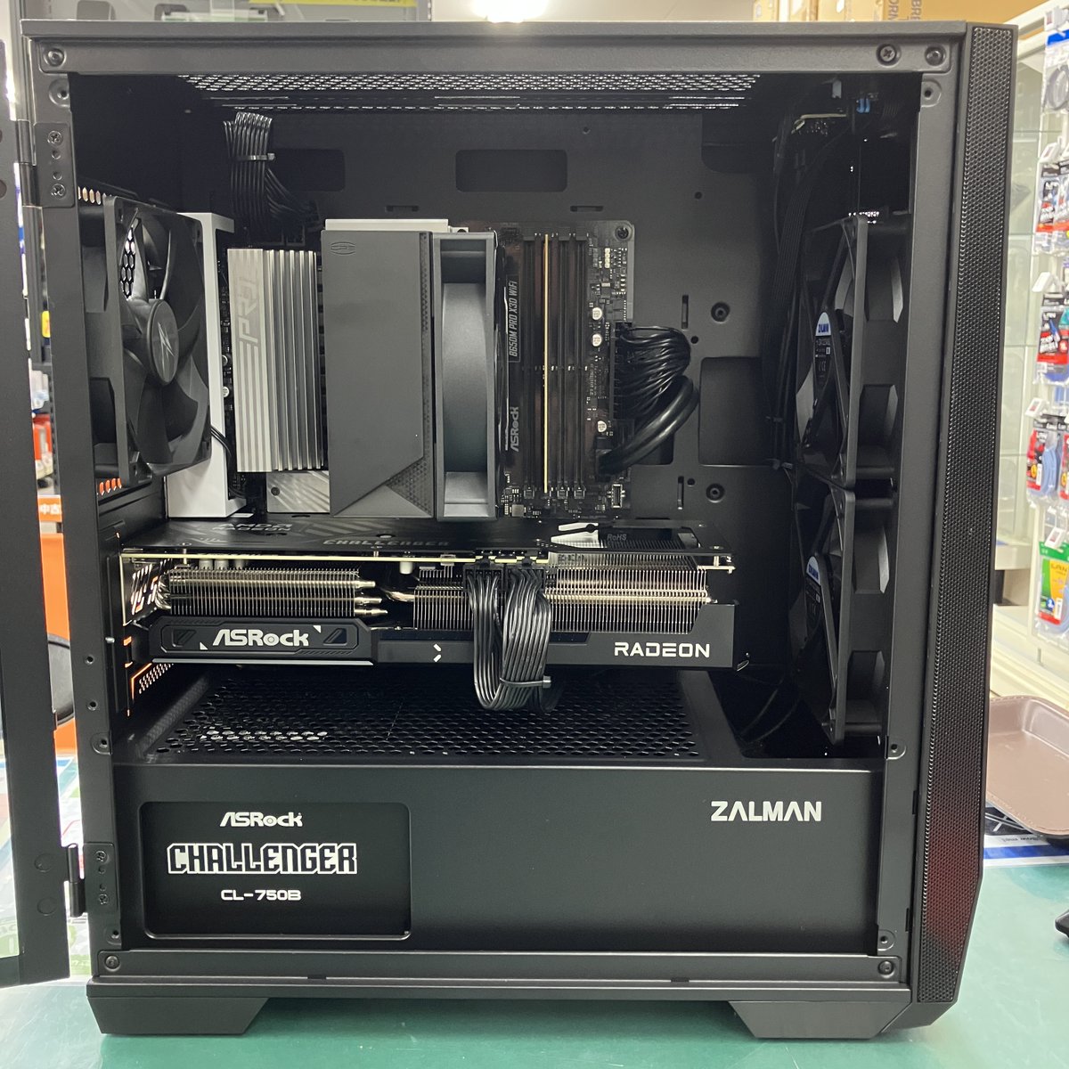 ☆お客様ご依頼 #組立代行 PCご紹介☆ コンパクトなミドル~ハイエンド