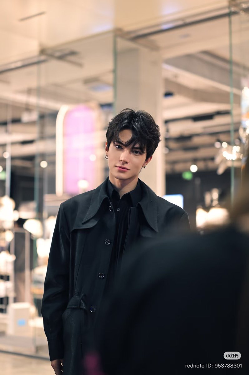 valluna19's tweet photo. ฮีถ่ายยังไง ก็ไม่ตายเนอะ เบ้าหน้าดีโดยแท้ 🤣 

https://t.co/y49cFRPpgs https://t.co/g5ZlmP2xYm