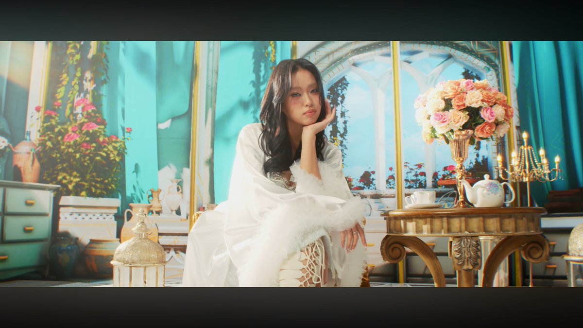 cartapop's tweet photo. DISTORTED has released the music video of "Heartbeep", featuring Angel.

Watch: https://t.co/SoTunaj4gt https://t.co/7Aq7xsDW4w