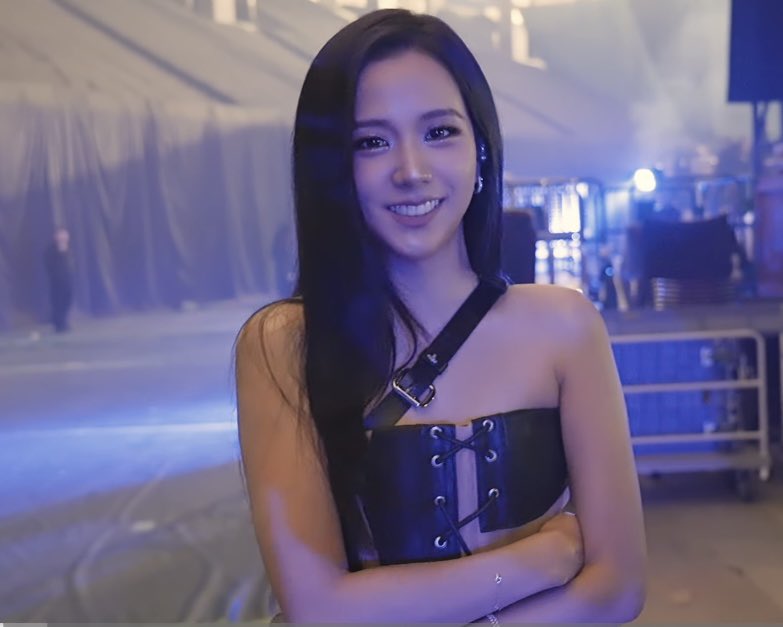 이게 보정 안 들어간 얼굴이라니….. 아름다우시다