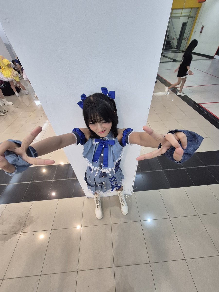 everyday__as's tweet photo. otsuuuu chorus kirin star!! makasih buat yg sudah datang dan ngobrol dan juga nonton perform lagu koi overdrive! semoga kalian semua suka yaaa 💙🏁 also sorry for the sudden announcement, aku pasti bakal balik lagi kok!! isshou ini juga baru sekali pake hehehe luvvv 😁💙 https://t.co/bjyHjCoP6z