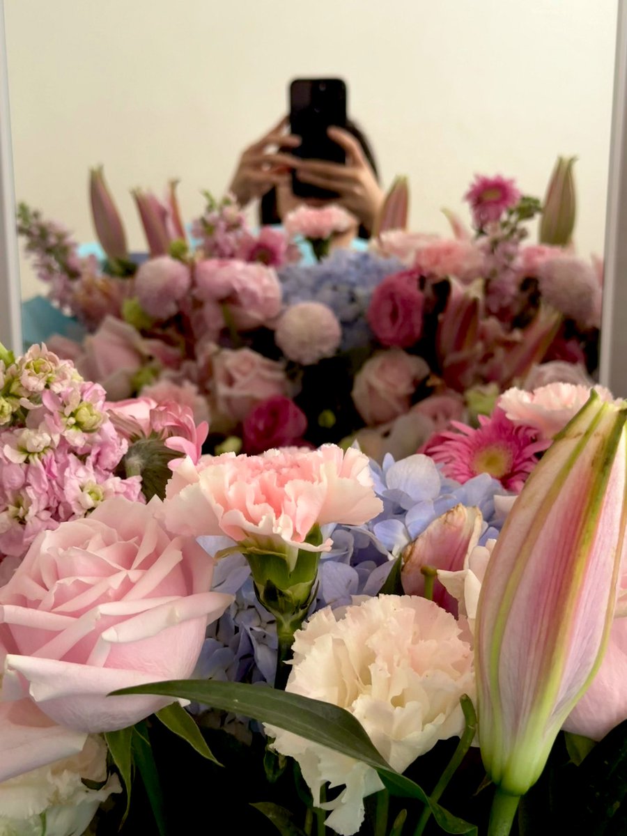 April 🌸 tweet media