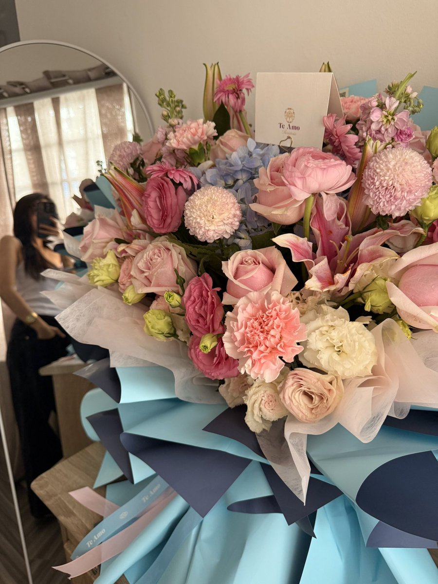 April 🌸 tweet media