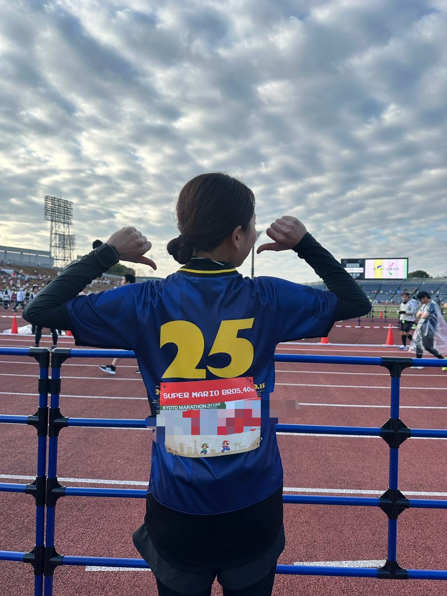 moonly416's tweet photo. 京都マラソン無事完走！！！
4時間ギリ切れなかった……！！
ランナーの皆さんお疲れ様でした！
そして運営の方々、応援してくれた皆さんありがとうございました！！ https://t.co/dUSczO1XEm