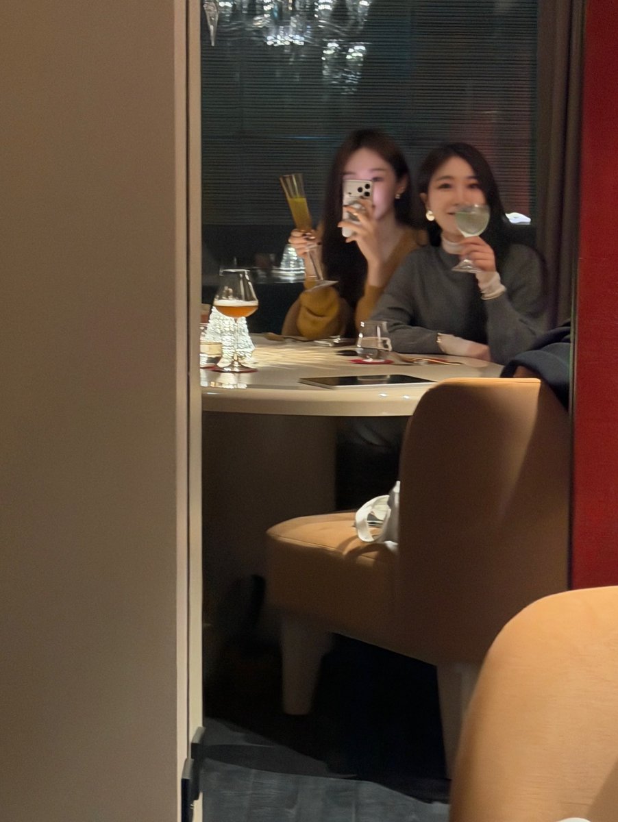 c_at_e's tweet photo. 결혼을 해도 영원히 생일에 함께한다는 점이 너무 감동임 https://t.co/9lScLgbrby