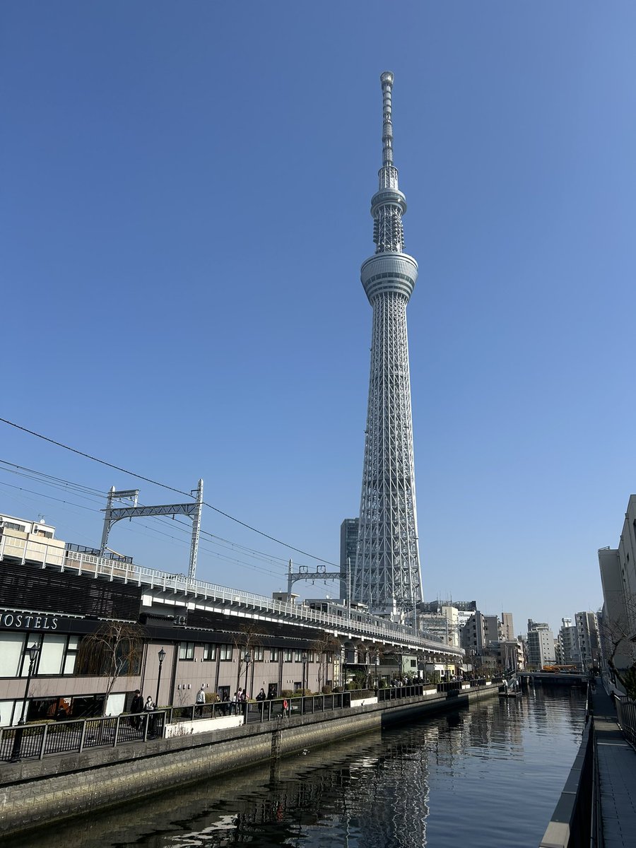bonbon178's tweet photo. 東京は昨日、今日はかなり暖かいですね！
本日はサイクリング&amp;献血です😊
スカイツリーは相変わらず観光客でいっぱい😵
※献血は17歳から69歳までの男性及び18歳から69歳までの女性で可能です。ご協力できる方は是非👍
#東京献血
#献血ルームfeel
#スカイツリー
#ソラマチ
#サイクリング https://t.co/soNrahsGNr