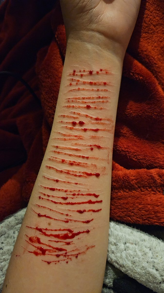 Rayray_mie's tweet photo. I hate this fuckass holiday id rather be single rn https://t.co/YXPL12YCG1