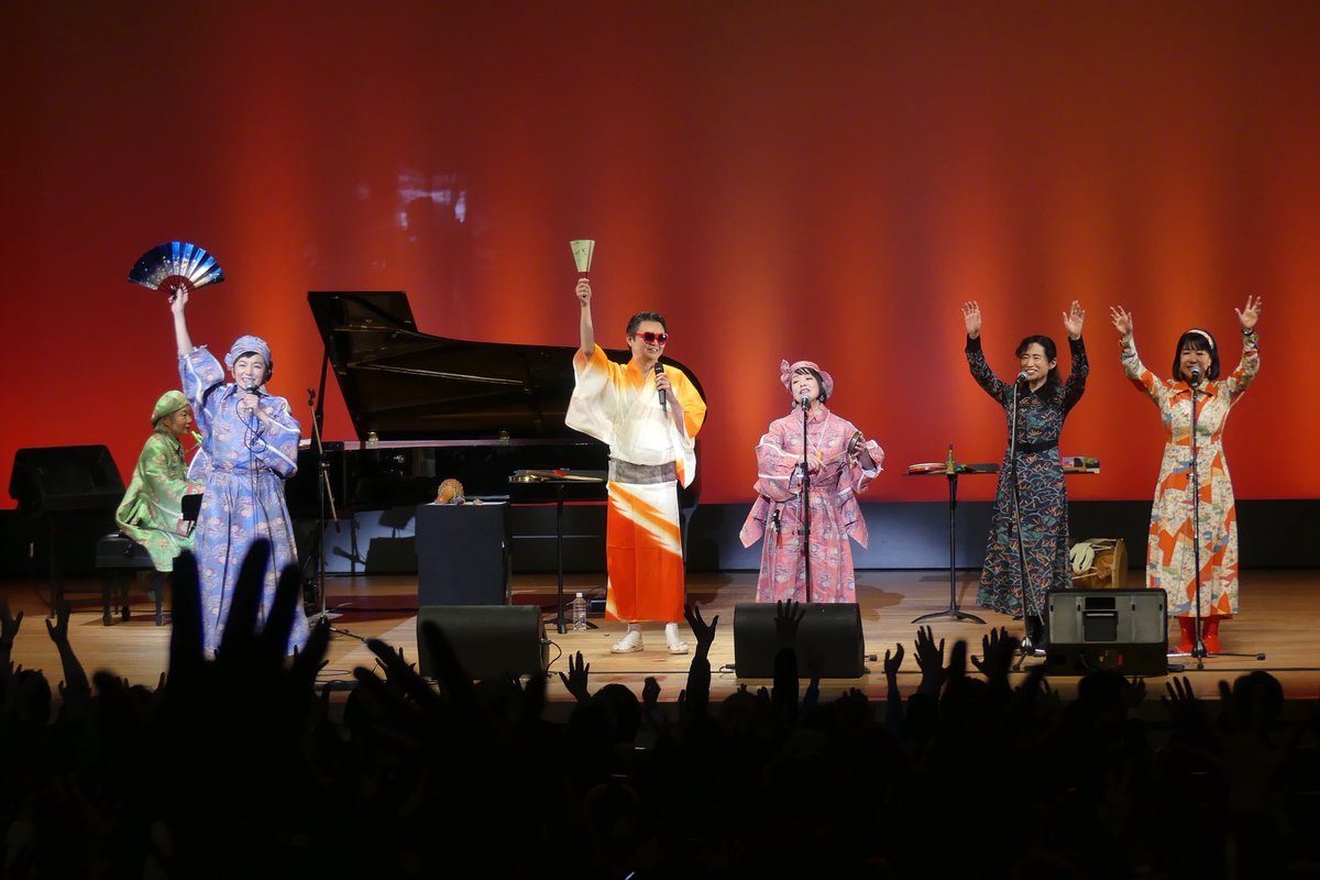 2026/2/13【上風 from 上々颱風コンサート】江東区文化センターホールにて。お客さん熱狂の上風お三方のステージに中西レモン＆すずめのティアーズも仏の顔もIt’s All Right、アイニアイニ、Let It Beに混ぜていただきました。ありがとうございました！ちな🍋着てるのは初代桜川唯丸師匠のお着物です！