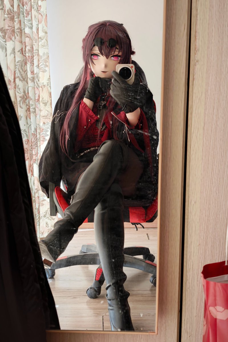zinuo84994's tweet photo. 好久沒變娃娃了
新年快樂��
#Kafka  #着ぐるみ #kigurumi #崩壊スターレイル https://t.co/K0bbLorWg5
