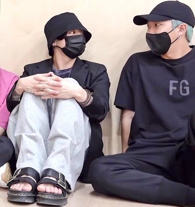 Happy valentines to my awesome valentines <a href="/BashfulJock/">Kim Seok-Jin</a> , <a href="/_MinYoongle/">ᴍɪɴ ʏᴏᴏɴɢɪ | ꜱᴜɢᴀ</a> , <a href="/BangtanJeonJK_/">Jungkook ⊙⊝⊜</a>  ( my friends)