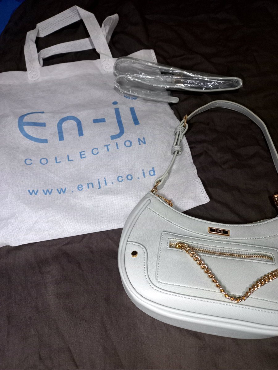 Kay 🍅 tweet media