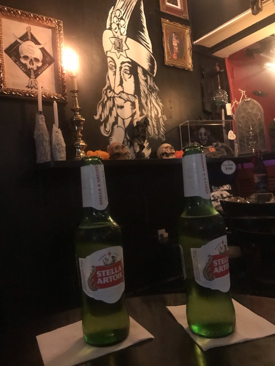 JAVSODA7's tweet photo. @clauzzen #Sabado14 SE CUMPLIÓ UN SAN VALENTÍN OBSCURO MÁS EN #elscarywitches
VISITAMOS EL #darkcabaret CON LA BRUJA SUPREMA @clauzzen Y COMO BUENA ANFITRIONA SALIMOS HORRORIZADOS !
#horrorbar 10/10 🖤👌🏼 https://t.co/PvZBwMBF3K