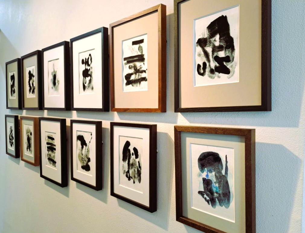 arttruthsince09's tweet photo. ギャラリーart Truthにて「Ai Kisaragi Solo exhibition・縹の熾」開催中！2/21(土)迄。open11-19時＊最終日17時迄。縹（はなだ）は、古来より深い静けさと透明な揺らぎを宿す色。一方、熾（おき）は、外からは穏やかに見えながらも、内側に確かな熱を秘めた火の状態。 https://t.co/lvH23AlgjF https://t.co/9JVzzIMPlc