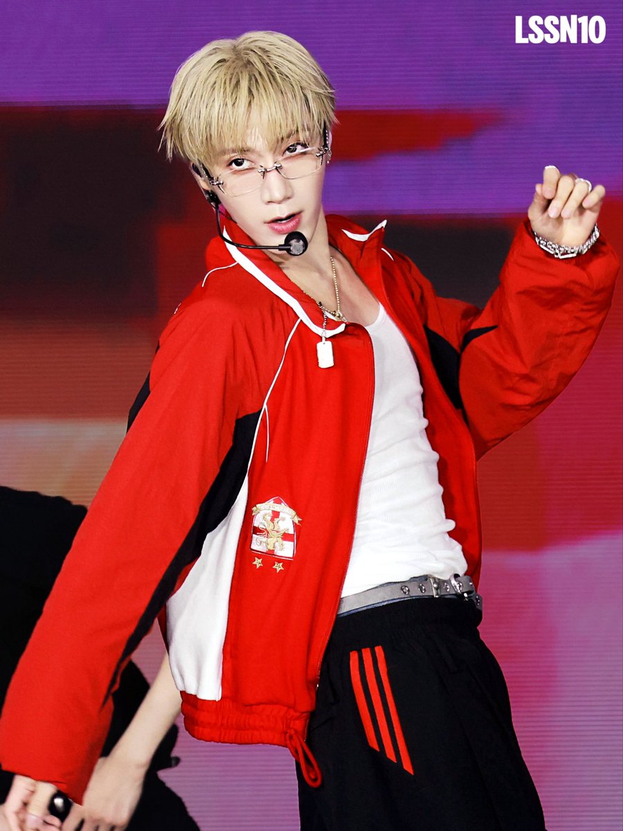 260214 SMTOWN BANGKOK

Fierce cat walk 🐈‍⬛

#TENLEE #tenlee_1001 
#TEN #텐 #เตนล์ #李永钦
#TENxRajamangala 
#SMTOWNLIVE2025_26_BANGKOK