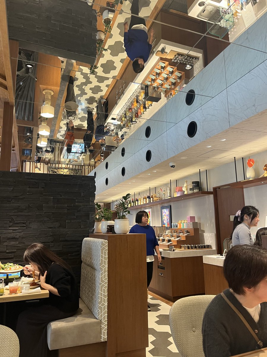 h_a_mh's tweet photo. 遅い昼飯はちょっとシャレオツな所にきた🍝
#PERTICA https://t.co/6g4kOZDmtR