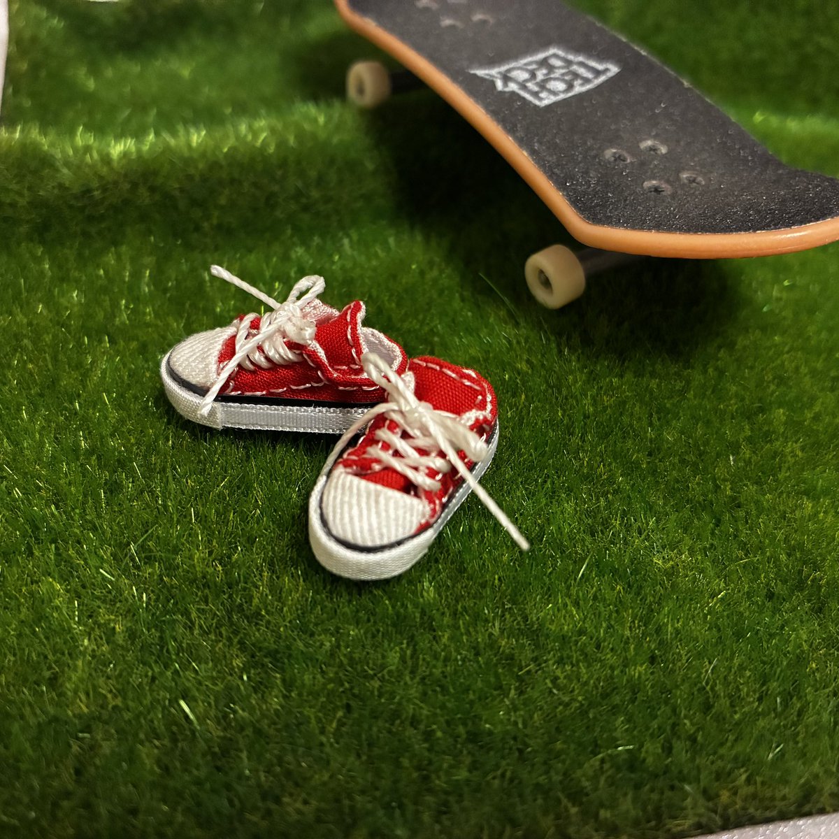 1/12ドール用スニーカー✨️
スニーカーつまて一年中履けるからいいよね(*´˘`*)