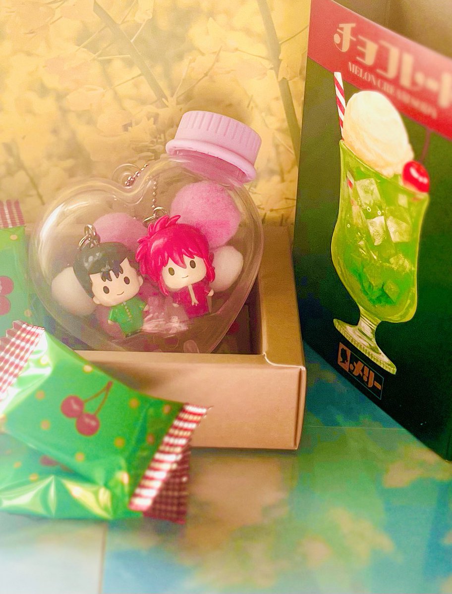 昨日かわいいチョコ頂いたんですよ🍒
箱を空けても全部かわいかった🥰