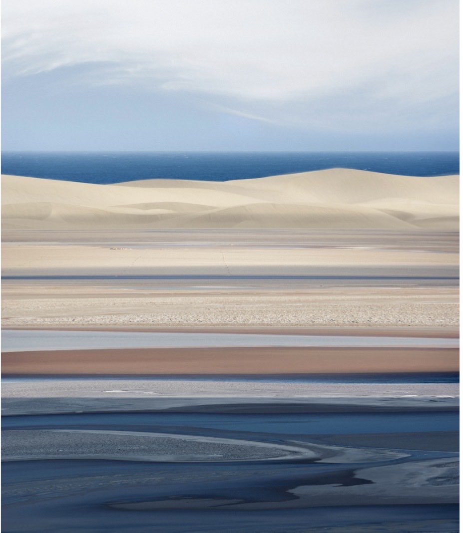 dabeny's tweet photo. Chile, paisajes geográficos y del alma de un artista, sintetizados en estilos figurativo y abstracto del arte fotográfico de Benjamín Briones, @benjamingrandi. Paz y contemplación plasmadas en papel awagami. #MercedesMencheroVerdugo #CPUF @radioclasica
https://t.co/CgOyhqrYRx https://t.co/OXfepyC5Zb