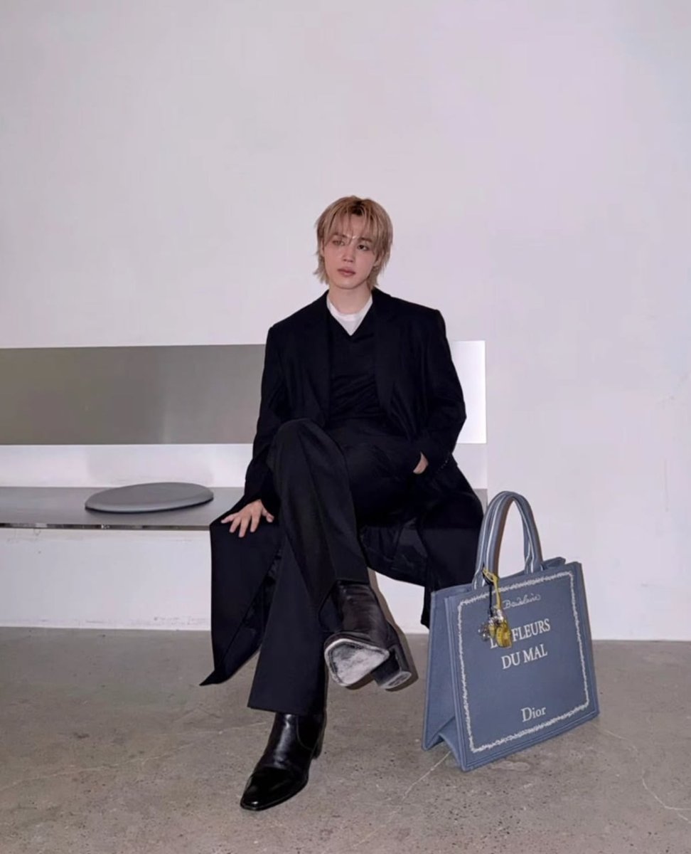 BTSジミン、ブロンド+黒縁メガネで世界中のアミを魅了した… 「ブランド