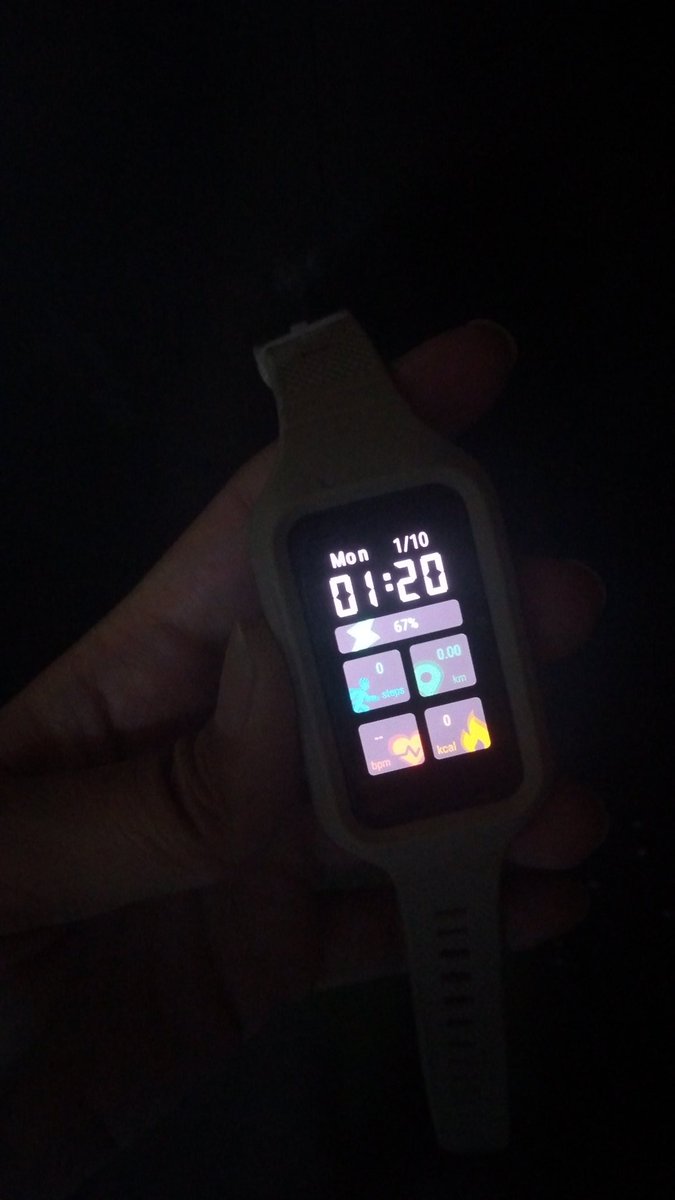 lilclodyskies's tweet photo. @lowqueenn Huawei band 6 + jaket reytorrm 225rb sajaa yuu https://t.co/WbiJpWzT4j