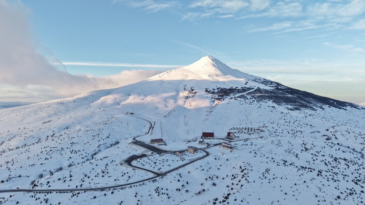 yildizkayakmrkz's tweet image. Sivas'ın Parlayan Yıldızından Herkese Günaydın.☀️

#sivas #yildizdagikayakmerkezi #kayak #winter #snowboard