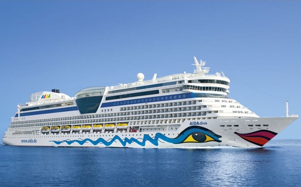 Cruise Ship Aidadiva's call at Male' on 15.FEB.26 with 1918 passengers and 630 crew makes it a total of 6500+ visitors in two days. We thank you all at <a href="/MoTmv/">Ministry of Tourism and Environment</a> <a href="/MoTCAmv/">Ministry of Transport and Civil Aviation</a> <a href="/ImmigrationMV/">Maldives Immigration</a>  <a href="/CustomsMv/">Maldives Customs Service</a> <a href="/HPA_MV/">Health Protection Agency</a> <a href="/MNDF_Official/">Maldives National Defence Force</a> <a href="/Portmv/">Maldives Ports Limited</a> <a href="/MIRAmaldives/">Maldives Inland Revenue Authority</a> <a href="/MaleCitymv/">Malé City Council</a> <a href="/MTCCPlc/">MTCC Plc</a> <a href="/visitmaldivesco/">Visit Maldives Corporation</a>