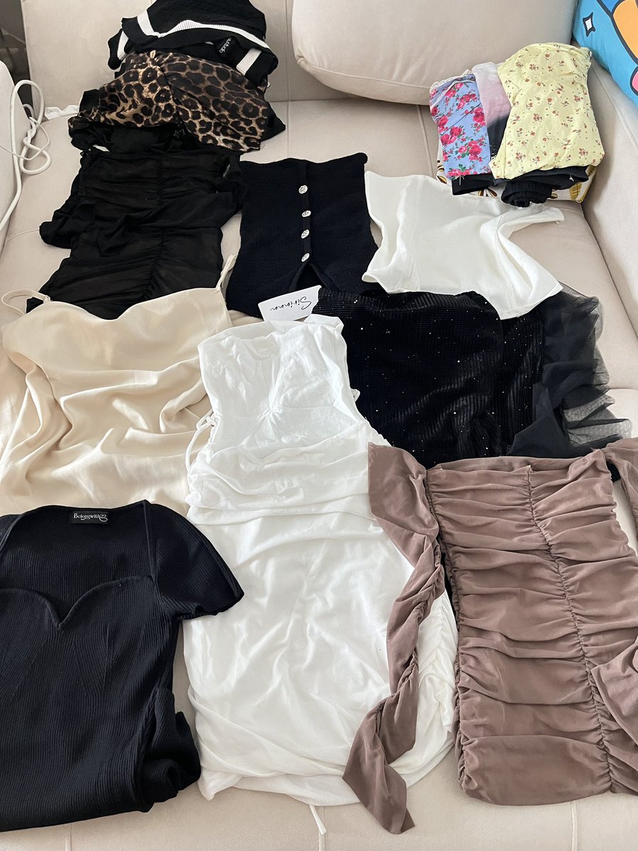 yourhonieishere's tweet photo. ส่งต่อเสื้อผ้าของพวกเค้าเองค่าา 
มีเยอะแยะมากมาย ปัก/รีไว้เลยค่า 
มีจ๋วยๆทั้งนั้นเยย ลงว้นนี้ 15/2 15:00 ค่า ✨
 #ส่งต่อเสื้อผ้ามือ2 #ส่งต่อเสื้อผ้ามือสอง #ส่งต่อเสื้อผ้า #ส่งต่อstylist #ส่งต่อเสื้อผ้าราคาถูก https://t.co/eIqSi9rilE
