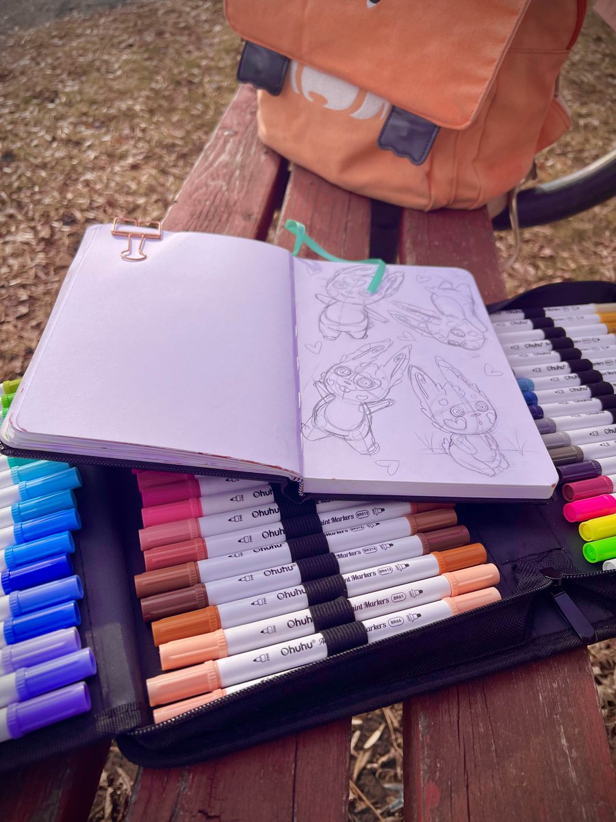 abbymayart's tweet image. Valentine’s Day = 1 singular Enamorus💕, frozen fingers❄️, and attempting to draw the event Spinda🌀 in the park

I did not win against the cold, but I did finish the Spinda at home.✨Totally worth it✨

#PokemonGoEvent #SpindaArt #AcrylicMarkers #CozyArtist #GamerArtist