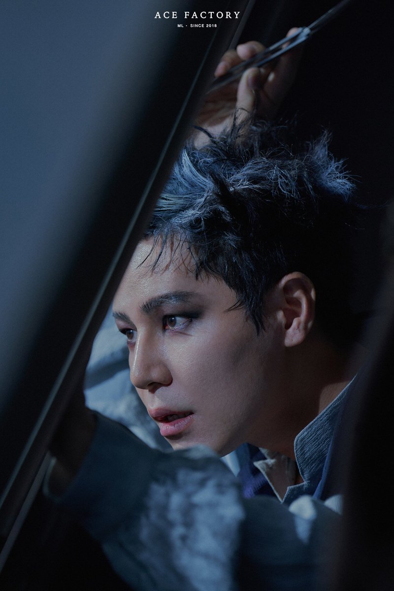 이규형 퍼컬이 스위니토드
피땀눈물이 착붙인 남자