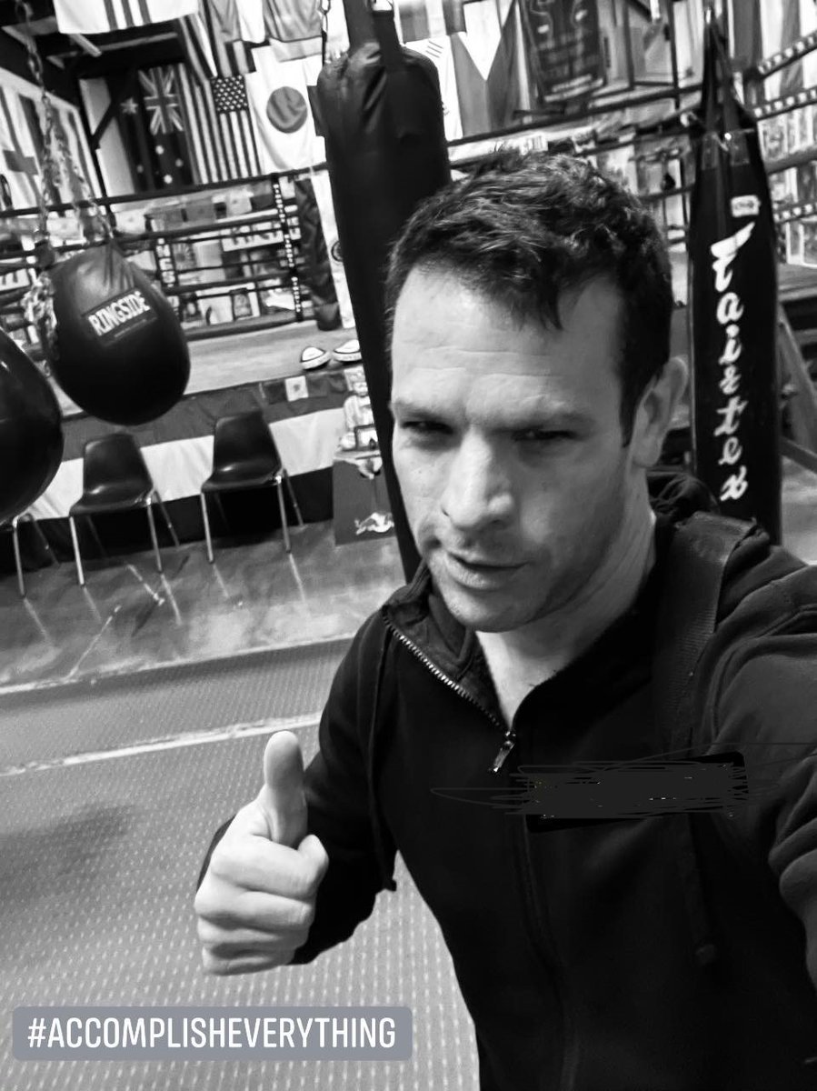 The_David_Marc0's tweet image. Saturday Night #Gym session in full effect!!! #Branigan singing and I am dancing between sets! #LovinLife