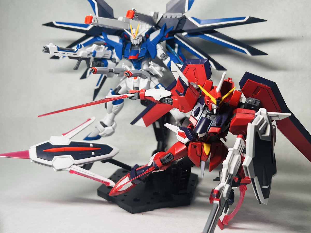 zenmax_z's tweet photo. ライフリとイモジャを素組みしましたん( ≖ᴗ≖​)

今回はエアブラシ出すのめんどくさくて、つや消しは断念(´・ω・｀)
だけど、やっぱりカッコ良い😎✨

#ガンプラ https://t.co/3jcZxuNtPw