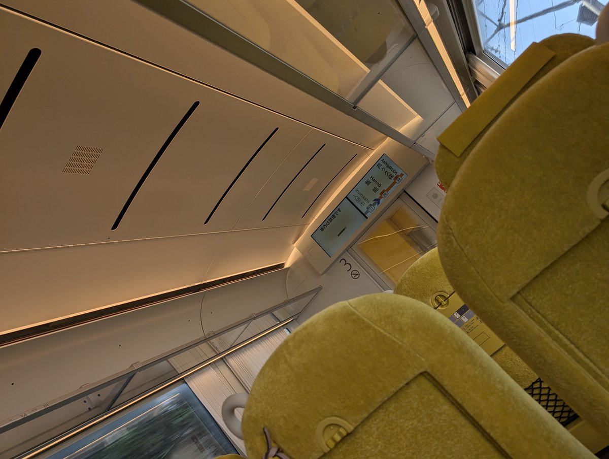 kirakiranokira's tweet image. Laview乗りまーす。
#西武線
#Laview 
#ラビュー