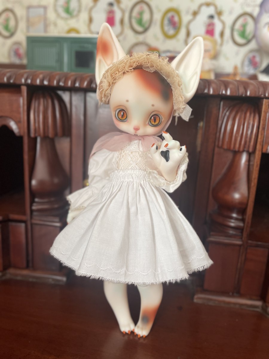 MiaoWuWuちゃん用にお洋服作りました♡

このお手手は脇の下の袖口を通すのが不可能だから必ず腕を取らないといけないけど、お洋服着せるのにヘッドを外さなくていいのは楽✨
いやー可愛い❤️
#coralreefdoll
#隠面兔