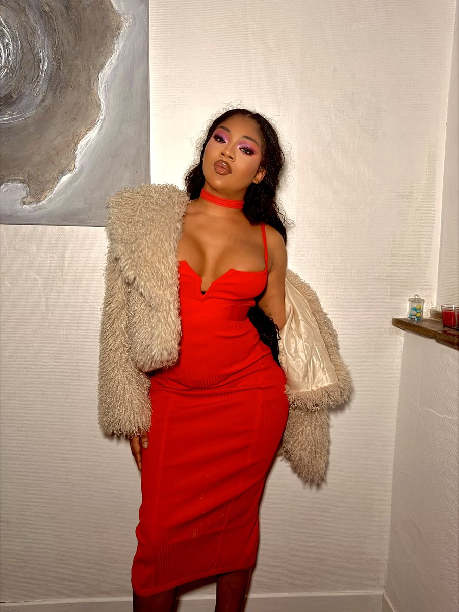 Evratrans's tweet photo. How can I not wish you a happy Valentine's Day ‼️‼️. Happy Valentine's Day my trans lovers 🏳️⚧️😘
#transgender #trans #shemale #transparis #paris #lgbt https://t.co/iDAmEGTisD