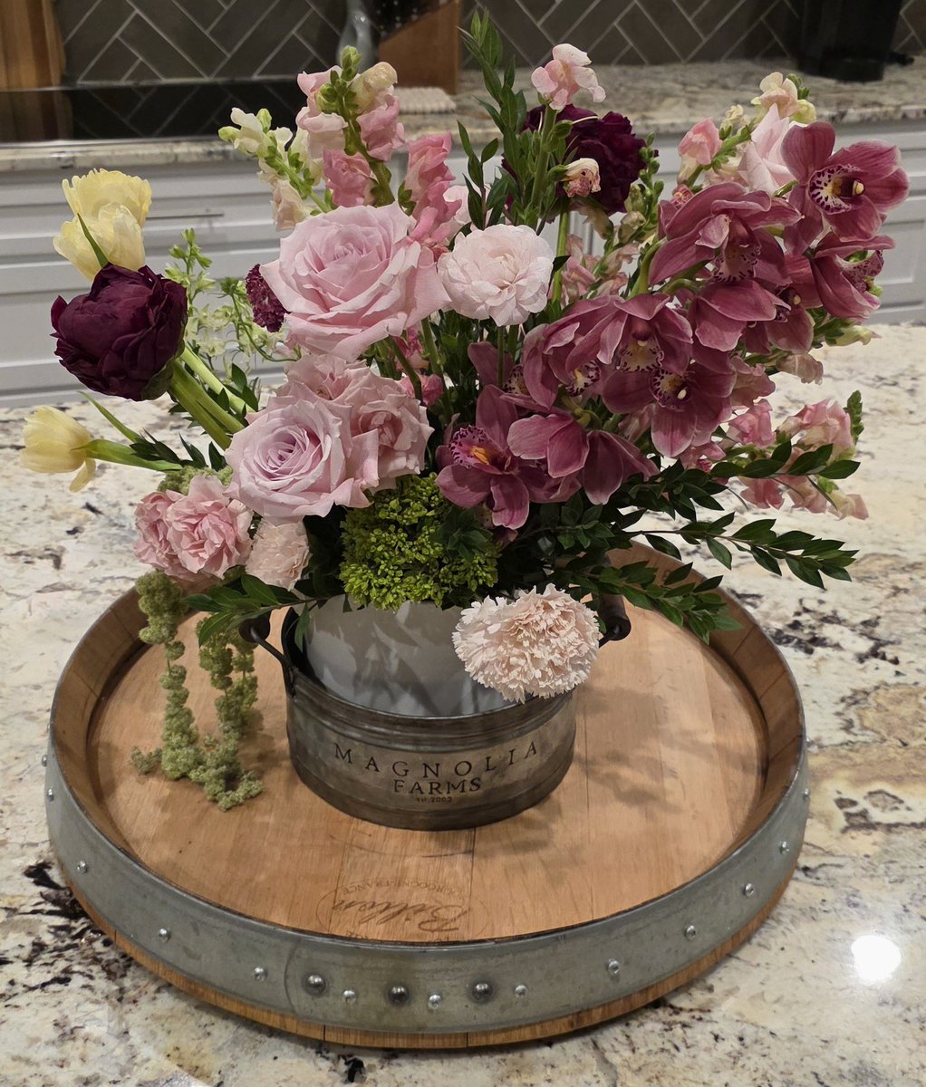 DDSCrypto's tweet photo. The @adragonalliance reminds us that it's important to celebrate love in all of it's forms on Valentine's day!

Happy Valentine's everyone! https://t.co/XDlsU2ECGW