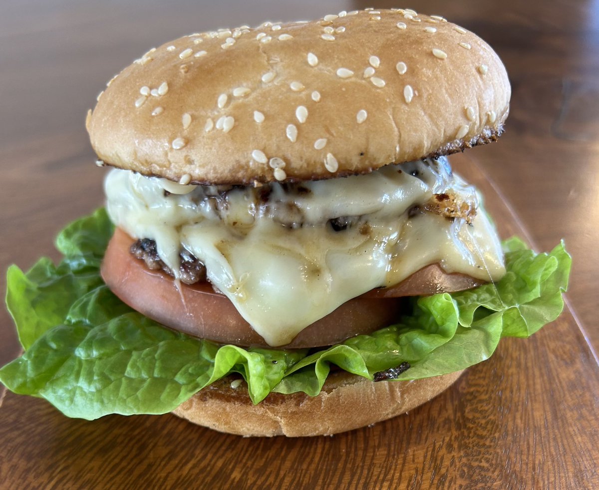 Happy Valentines!!🫶

I suck at making sweets so here’s the burger we ended up making today on our stream🍔🥰