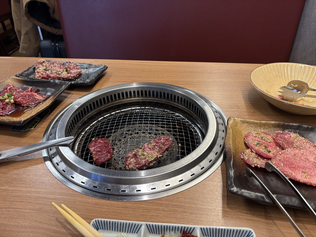 次の予定まで時間が出来てどうしても我慢できなくなって初めてソロ焼肉キメる🍖